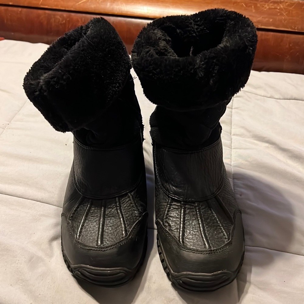 Apple Bottom “Marin” black winter boots